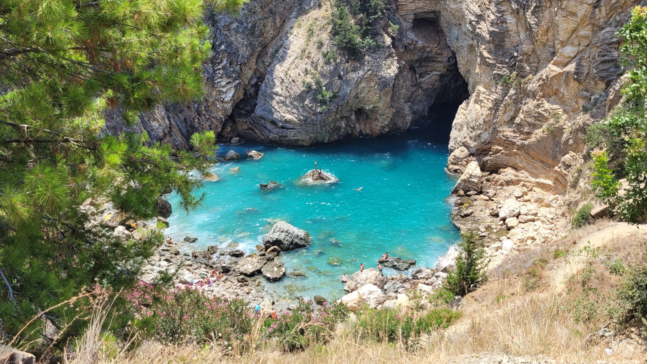 Gazipasa Delikdeniz Kral Koyu