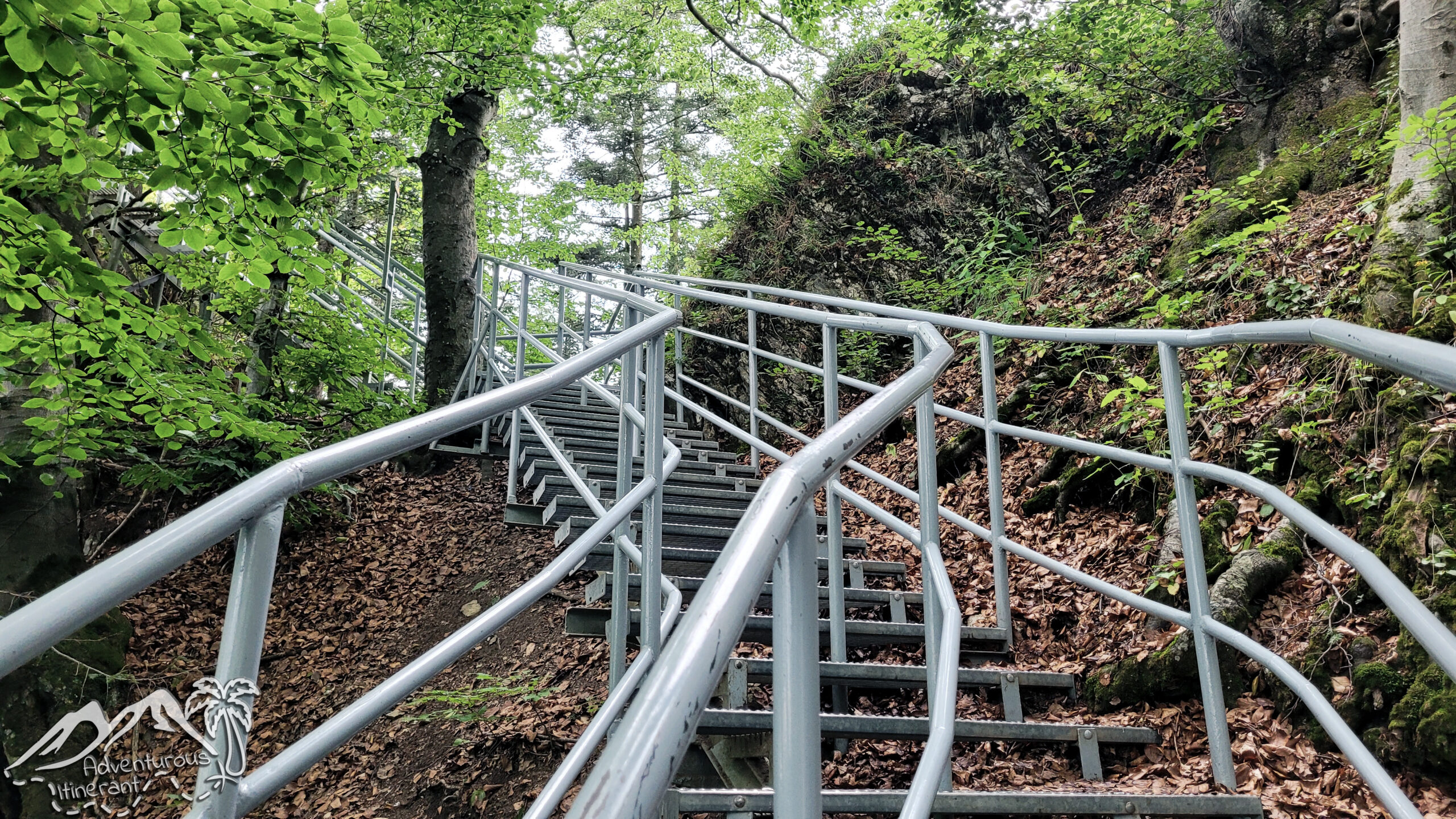 Metal stairs to the Trzy Korony peak platform