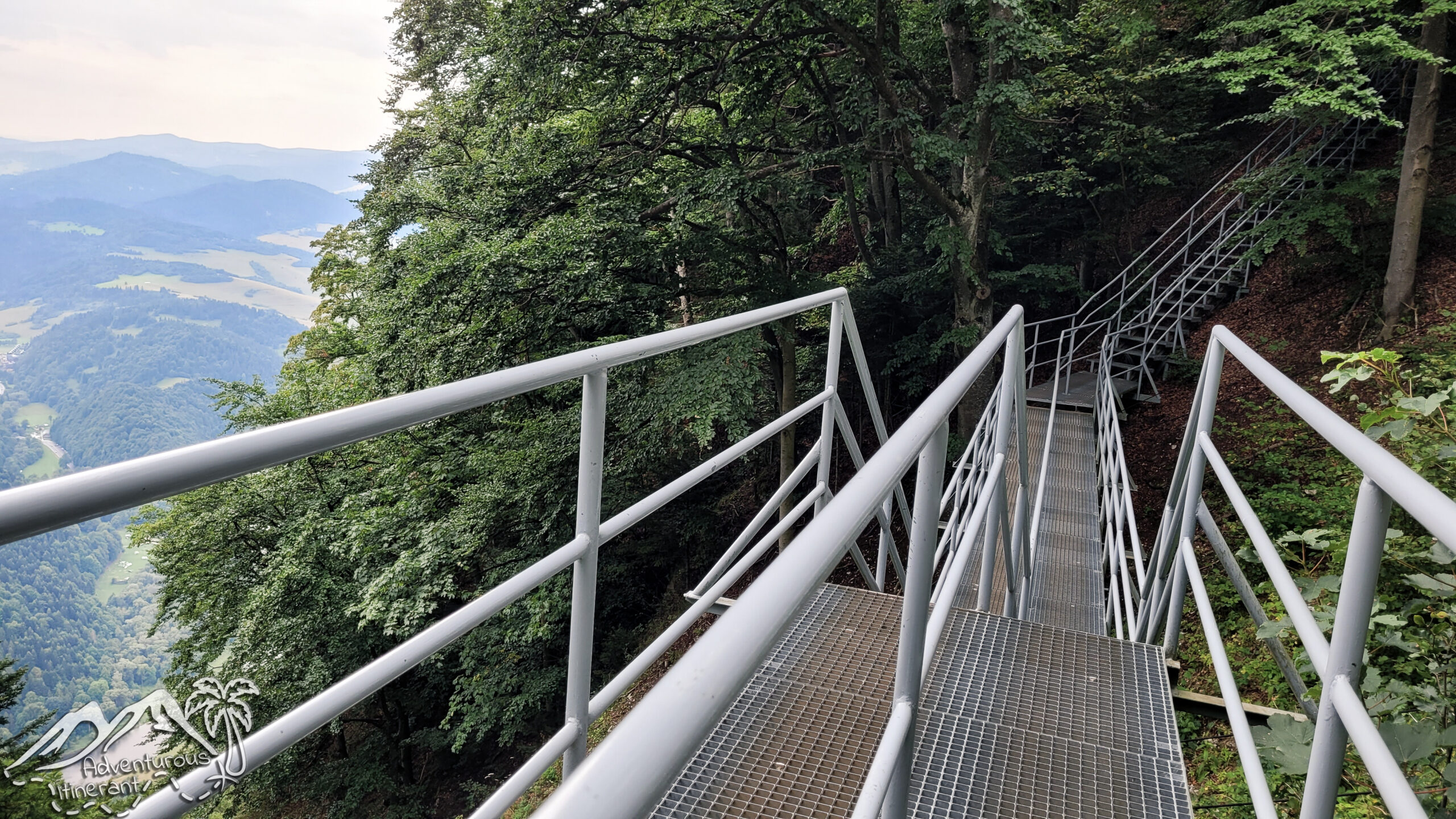 Metal stairs to the Trzy Korony peak platform